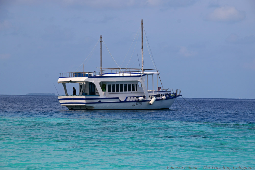 Maldives-Dhoni-Cruise-Traditional-Dhoni